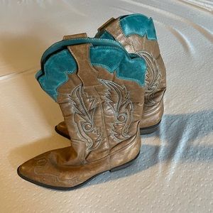 Cowgirl boots size 7.5